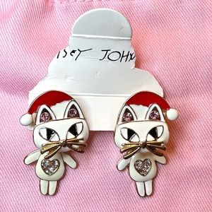 Betsey Johnson Hi Ho White Cat Christmas Earrings